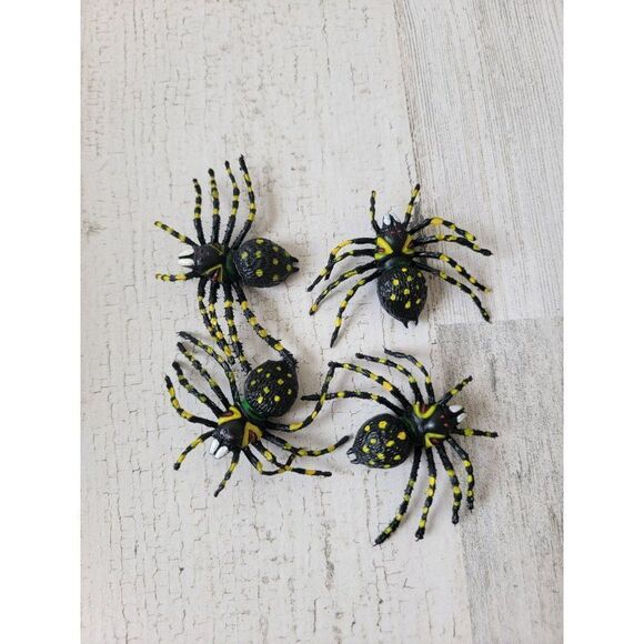 Yellow spotted spider tarantula set Halloween decor scary - Picture 1 of 4
